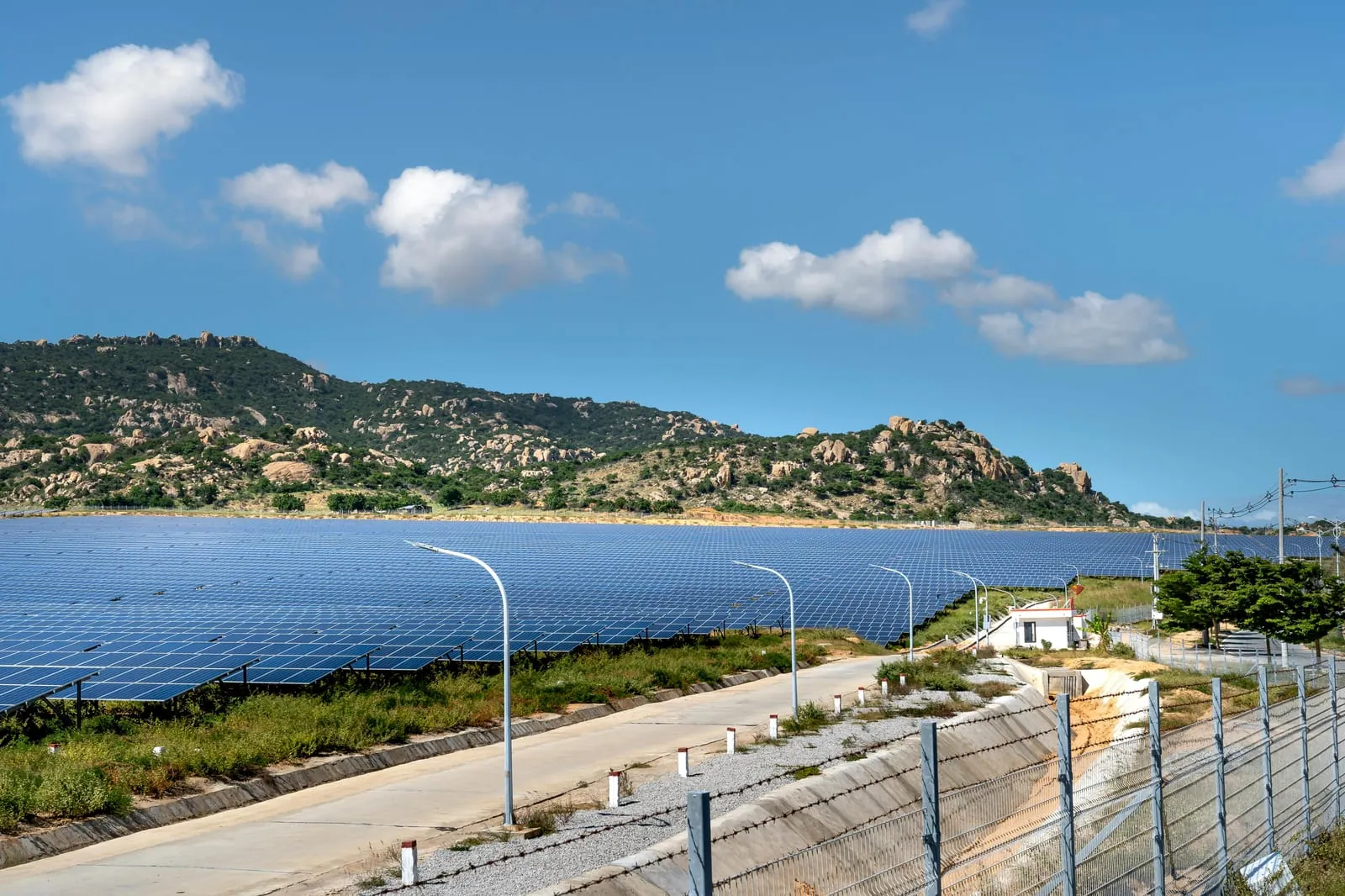 Solar Panels and Home Value: Enhancing Your Property with Clean Energy